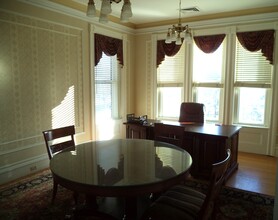 1779 Elm St, Manchester, NH à louer Photo intérieure- Image 2 de 14