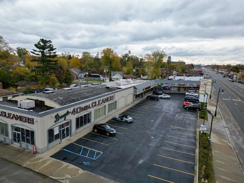 16700-16748 Grand River Ave, Detroit, MI à louer - Photo du bâtiment - Image 3 de 7