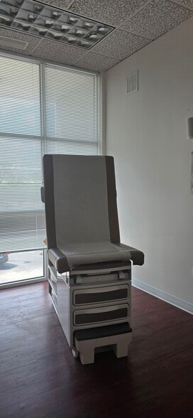 4502 Cortez Rd W, Bradenton, FL for lease - Building Photo - Image 2 of 25