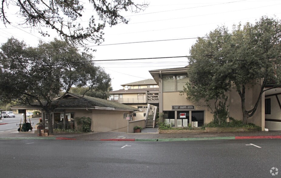 104 Mission St, Carmel, CA à louer - Photo du bâtiment - Image 3 de 4