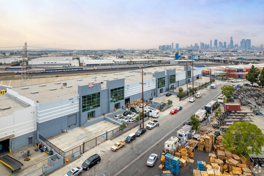 1501-1509 Rio Vista Ave, Los Angeles, CA for lease - Building Photo - Image 3 of 11