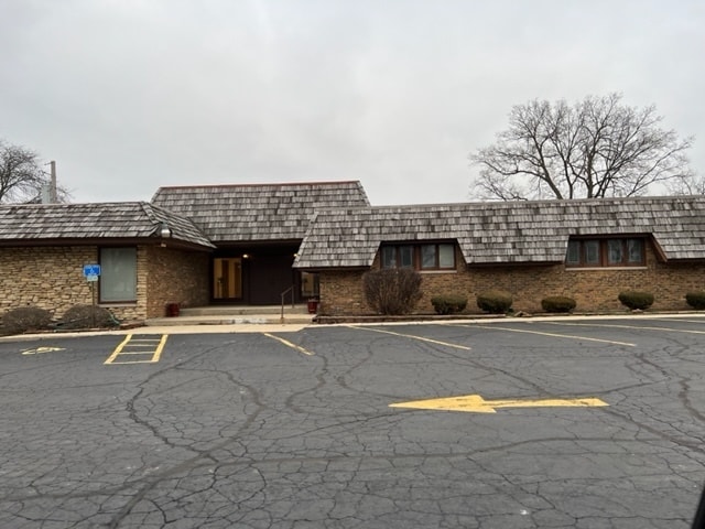 111 Oak St, North Aurora, IL for lease Primary Photo- Image 1 of 2
