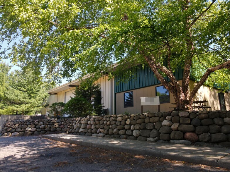 520 Mill St, Montello, WI à vendre - Photo du bâtiment - Image 2 de 23