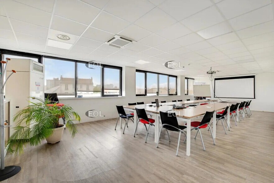 Bureau dans Gentilly à vendre - Photo du bâtiment - Image 2 de 13