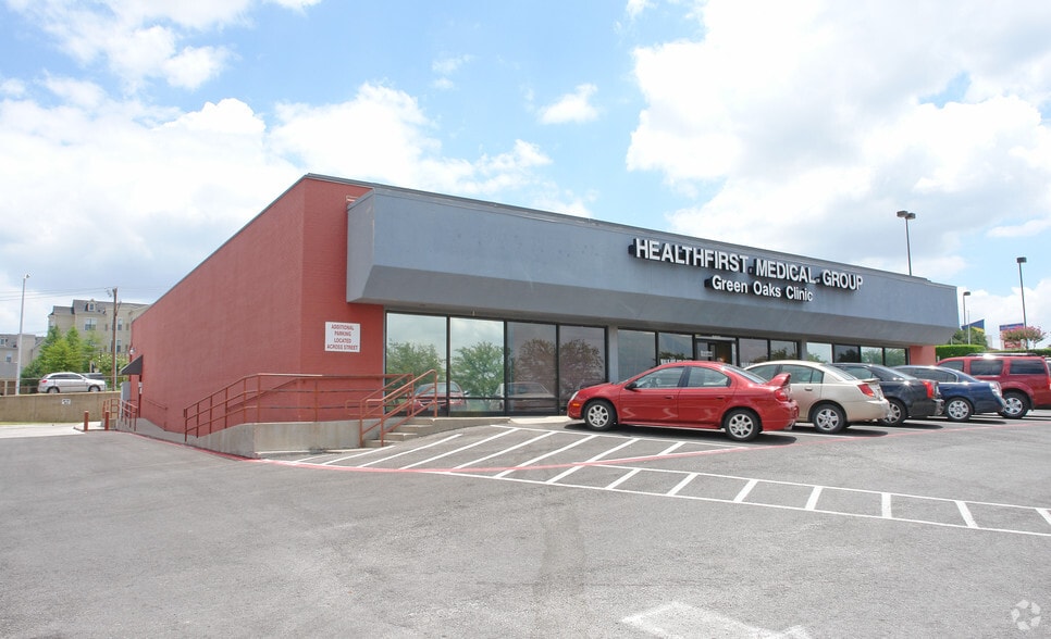 2400 Mall Cir, Fort Worth, TX for lease - Building Photo - Image 3 of 3