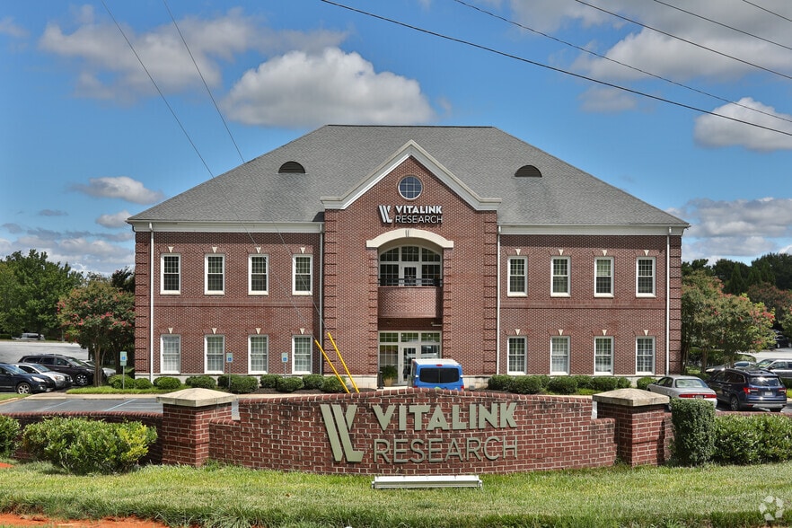 501 Roper Mountain Rd, Greenville, SC à louer - Photo du bâtiment - Image 3 de 14