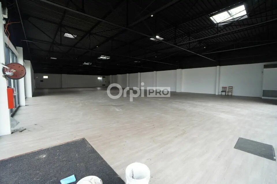 Retail in Marsannay-la-Côte for lease Building Photo- Image 1 of 5