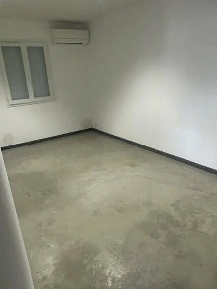 Industriel dans Saint-Rémy-de-Provence à louer - Photo intérieure - Image 2 de 6