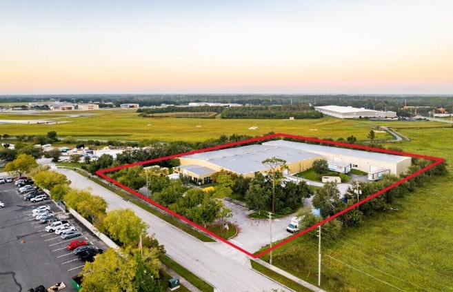 900 Armstrong Blvd, Kissimmee, FL à louer Photo intérieure- Image 1 de 1