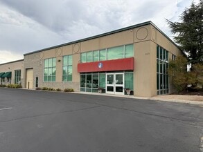 615 W 9400 S, Sandy, UT for lease Interior Photo- Image 1 of 23