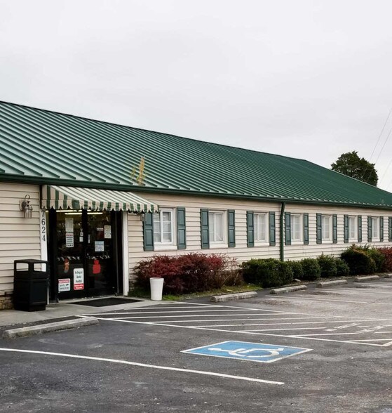 7624 Chapman Hwy, Knoxville, TN for sale - Building Photo - Image 2 of 3