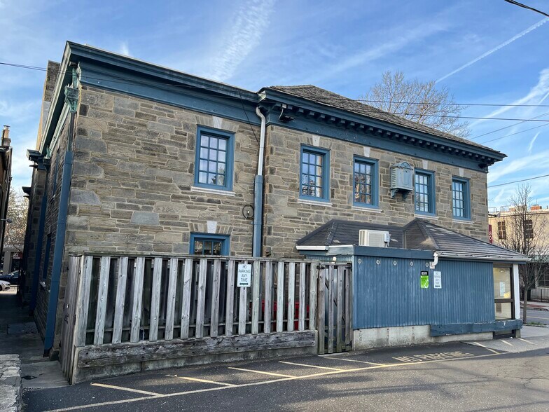 8527 Germantown Ave, Philadelphia, PA à vendre - Photo du bâtiment - Image 2 de 3