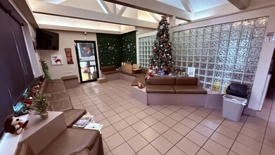4601-4611 N Rancho Dr, Las Vegas, NV for lease Interior Photo- Image 2 of 7