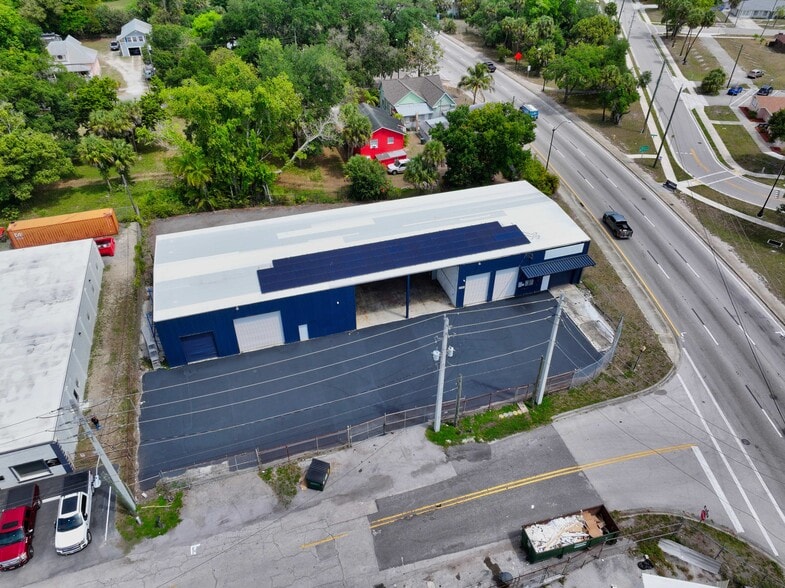 2585 4th St, Fort Myers, FL à vendre - Photo du bâtiment - Image 2 de 17