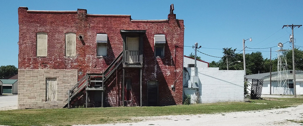 107 W Main St, Coffeen, IL for lease - Building Photo - Image 1 of 6