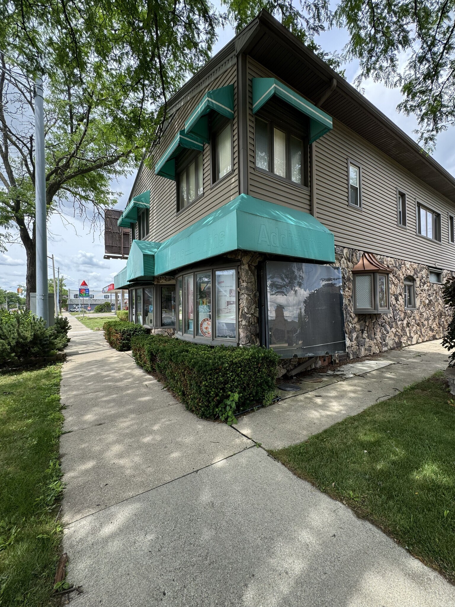 1122-1128 Eureka Rd, Wyandotte, MI à vendre Photo du bâtiment- Image 1 de 53