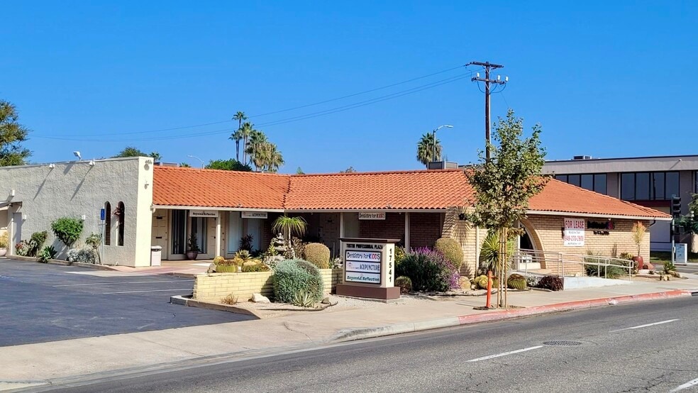 17541 Irvine Blvd, Tustin, CA à louer - Photo du bâtiment - Image 1 de 2
