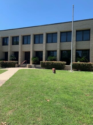 More details for 401 E Washington Ave, Navasota, TX - Office for Sale