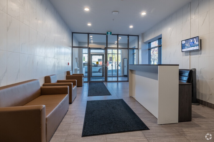 652 Princess St, Kingston, ON à vendre - Hall d’entrée - Image 3 de 20