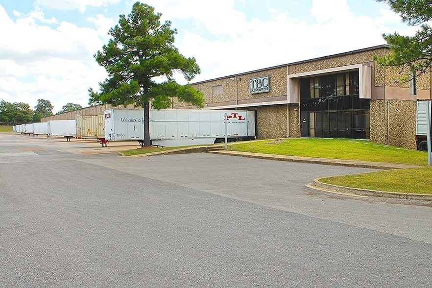 6125 E Shelby Dr, Memphis, TN for lease - Building Photo - Image 2 of 18