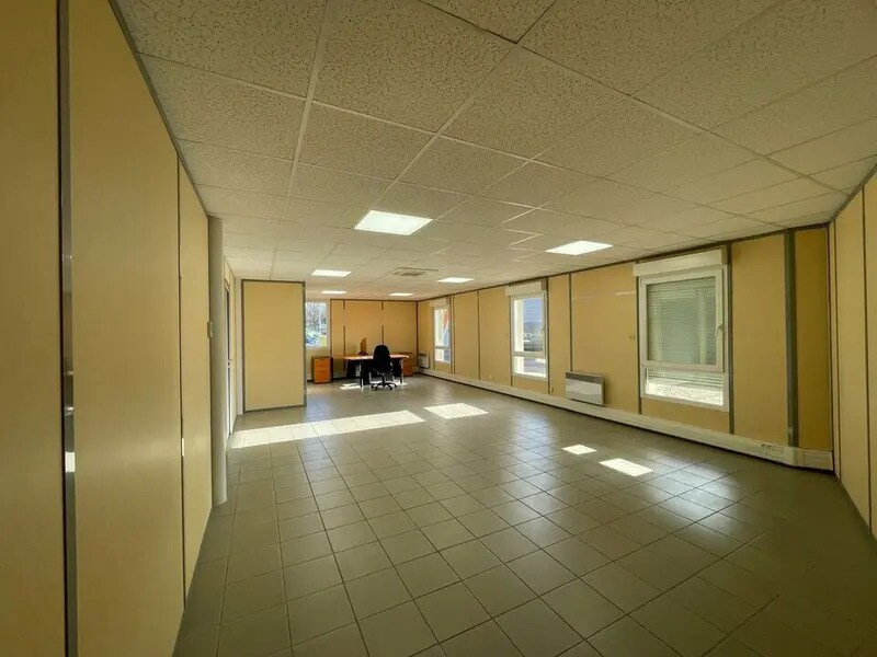 Bureau dans Bourgoin-Jallieu à louer Photo intérieure- Image 1 de 13