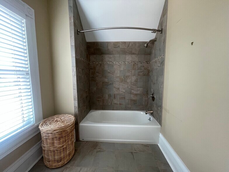 33 W South St, Wilkes-Barre, PA à vendre - Photo du bâtiment - Image 2 de 17