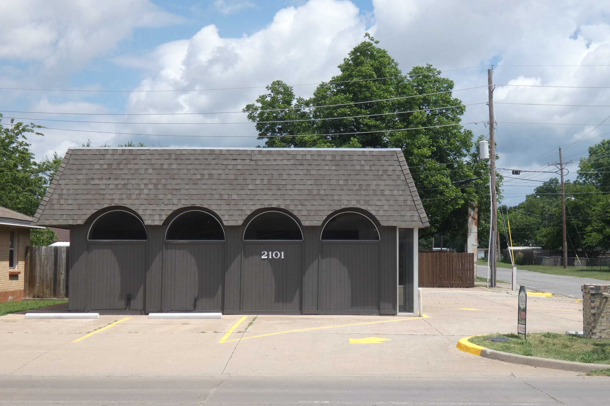 2101 NW Ferris Ave, Lawton, OK à vendre Photo principale- Image 1 de 31