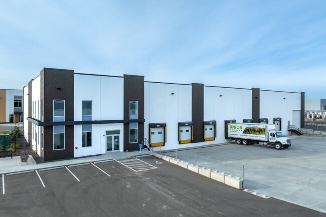 Plus de détails pour 7150 104 Av SE, Calgary, AB - Industriel à vendre
