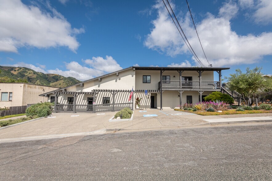 8 El Caminito Rd, Carmel Valley, CA à vendre - Photo du bâtiment - Image 3 de 20