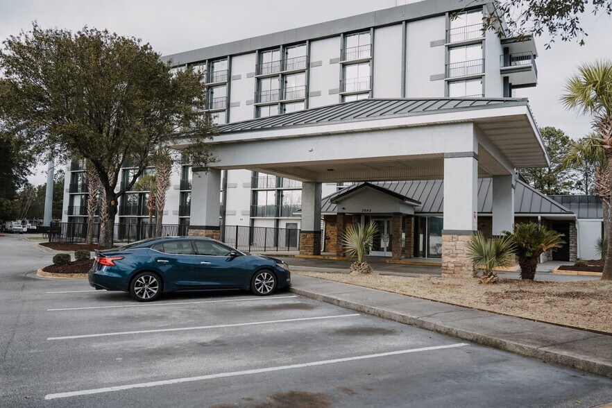 3640 Dorchester Rd, North Charleston, SC à vendre - Photo du bâtiment - Image 2 de 3