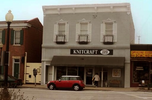 215 N Main St, Independence, MO à louer - Photo du bâtiment - Image 2 de 3