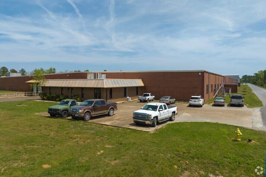 3810 Pleasant Valley Rd, Attalla, AL à louer - Photo du bâtiment - Image 1 de 4