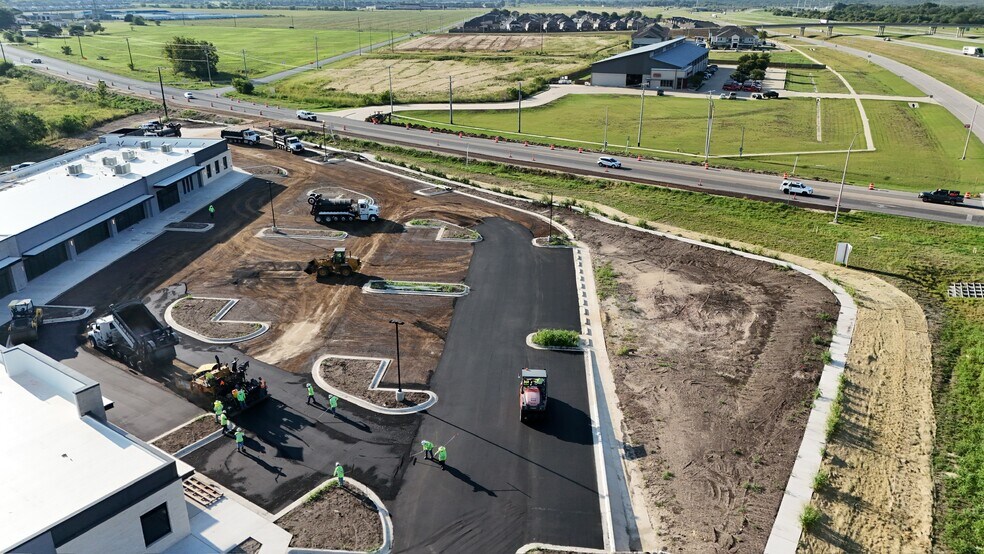 2301 W San Antonio St, Lockhart, TX à louer - Photo du bâtiment - Image 3 de 12