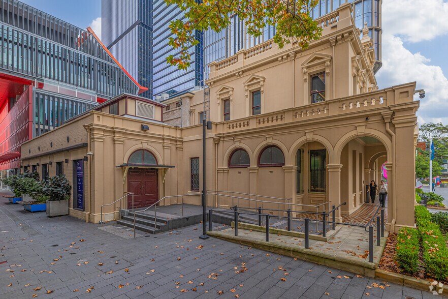7 Parramatta Sq, Parramatta à louer - Photo du bâtiment - Image 1 de 3