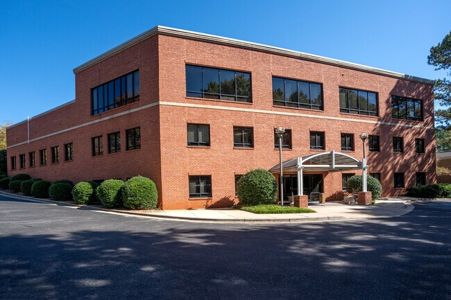 Plus de détails pour 8024 Glenwood Ave, Raleigh, NC - Bureau à vendre