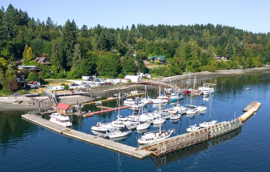 1241 Sutherland Dr, Cowichan Bay, BC for sale - Building Photo - Image 1 of 1