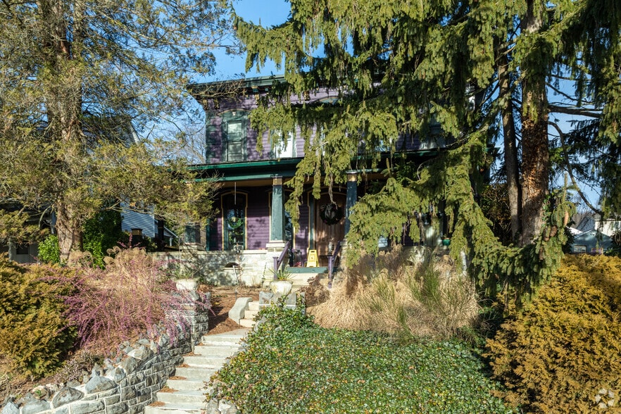 144 W Main St, Adamstown, PA for sale - Building Photo - Image 2 of 3