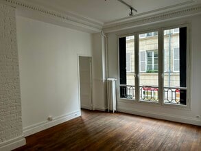 16 Rue Martel, Paris à louer Photo intérieure- Image 2 de 6