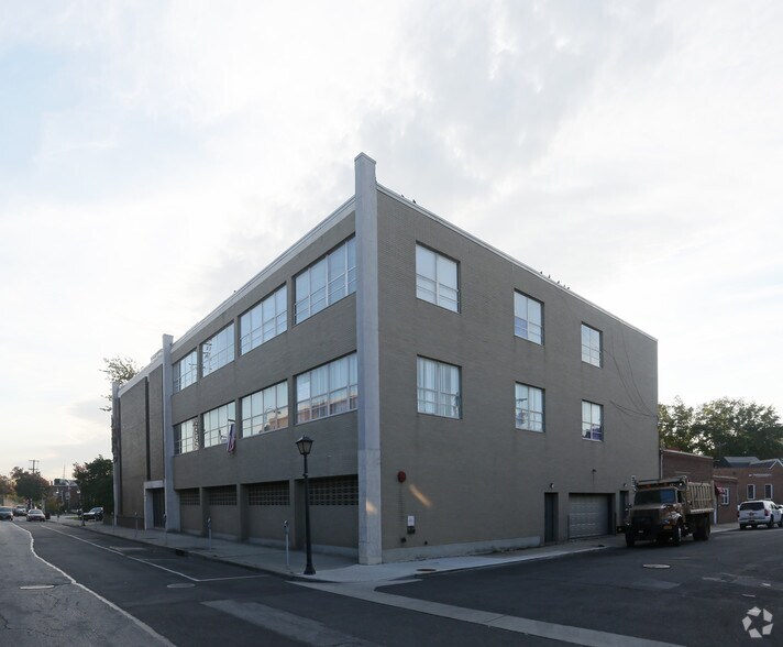 51 Atlantic Ave, Floral Park, NY à louer - Photo du bâtiment - Image 2 de 55