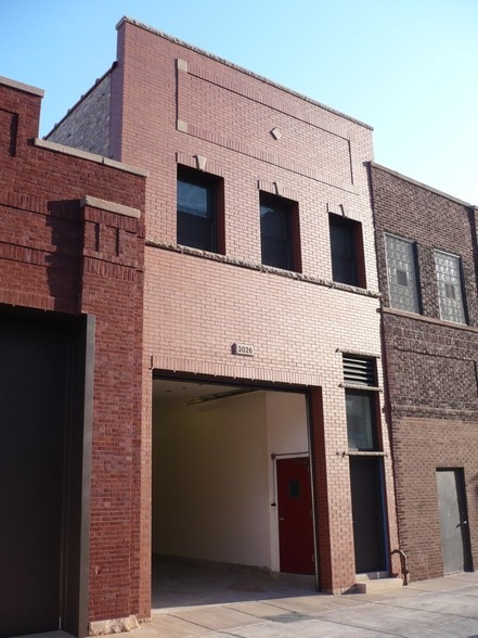 3026-3030 W Carroll Ave, Chicago, IL for lease - Building Photo - Image 1 of 39