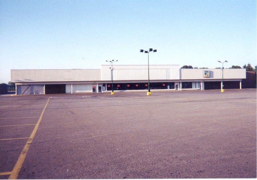 756 E Napier Ave, Benton Harbor, MI à louer - Photo du bâtiment - Image 2 de 8