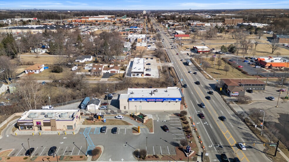 23940-23948 Eureka Rd, Taylor, MI à vendre - Photo du bâtiment - Image 2 de 10