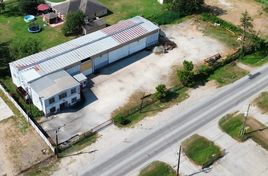 5814 E Mt Houston Rd, Houston, TX for lease - Building Photo - Image 3 of 3