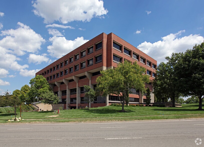 11880 College Blvd, Overland Park, KS à louer - Photo du bâtiment - Image 2 de 12