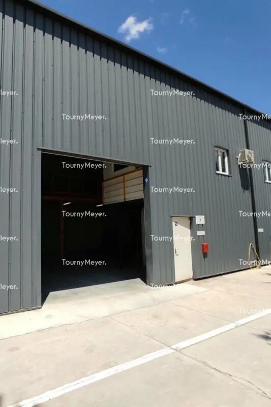 Industrial in Vendargues for lease Primary Photo- Image 1 of 5