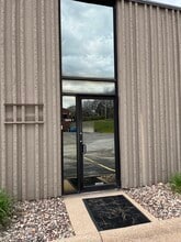 4900 38th Ave, Moline, IL à louer Photo intérieure- Image 2 de 7