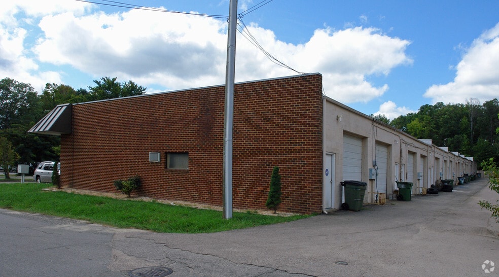 6840 Atmore Dr, Richmond, VA à louer - Photo du bâtiment - Image 2 de 12