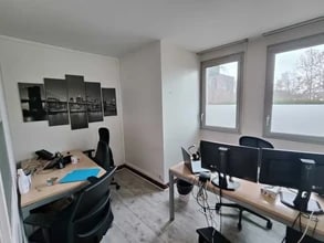 4 Rue Maryse Bastié, Igny for lease Interior Photo- Image 1 of 3