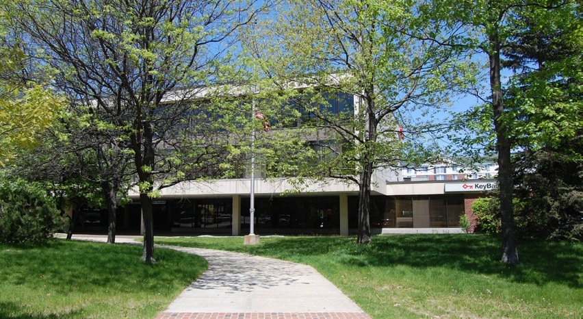 1 Great Falls Plz, Auburn, ME for lease - Building Photo - Image 3 of 3