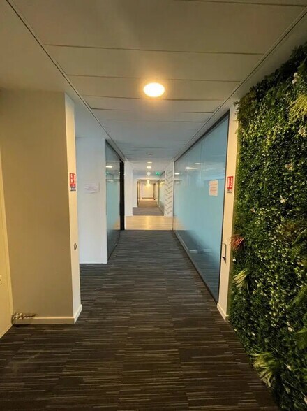 17-23 Rue Du Dôme, Boulogne-Billancourt for lease - Interior Photo - Image 2 of 10